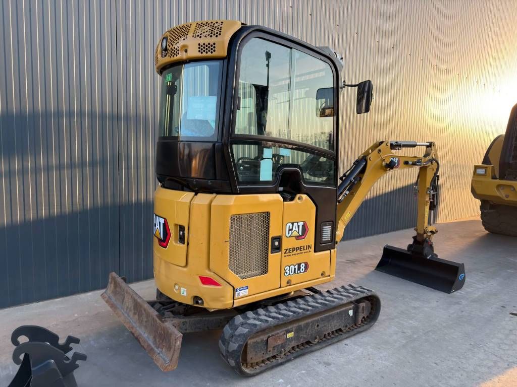 CAT 301.8 | 05A | CW05 + 2x NEW bucket