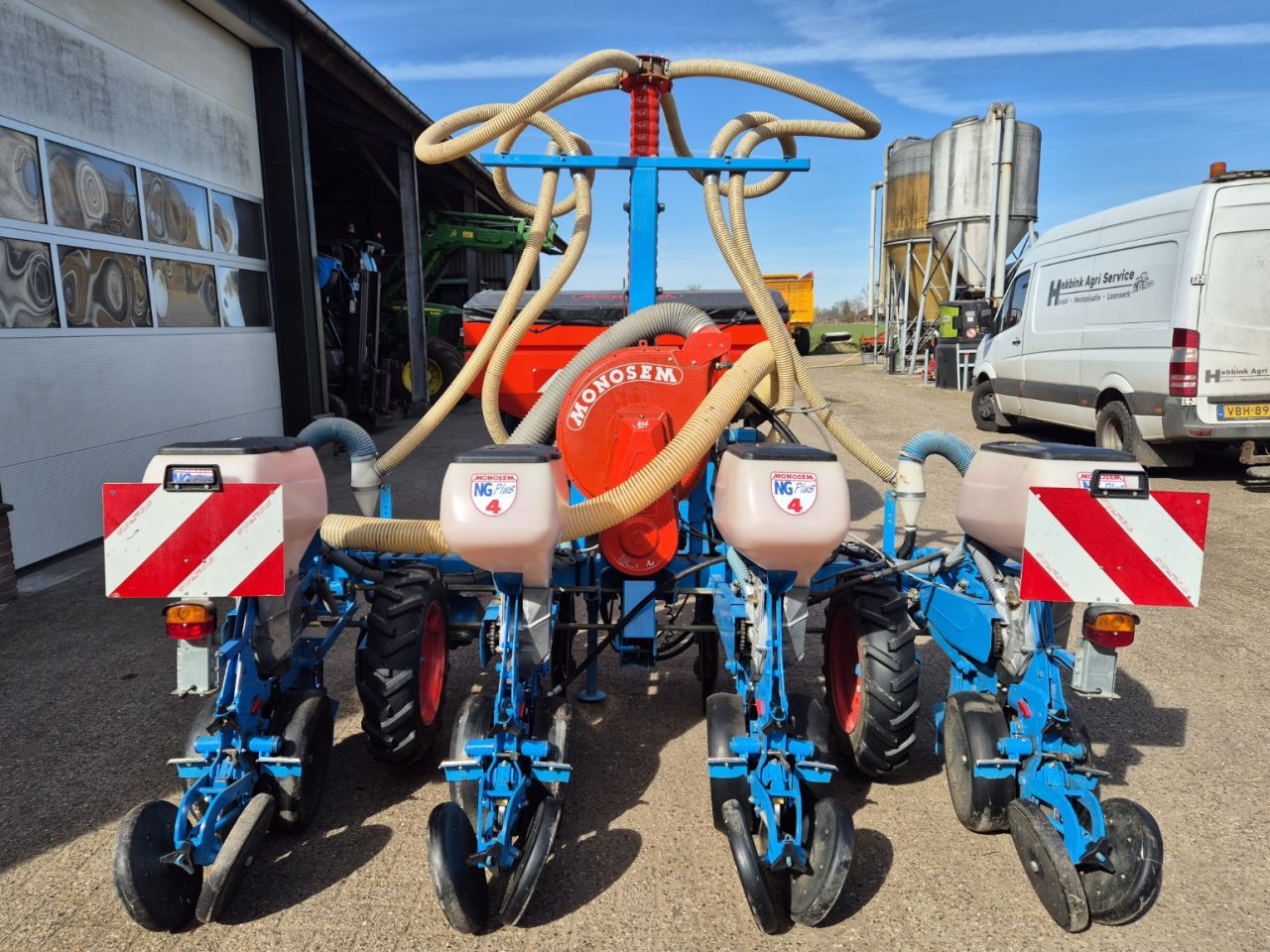 Monosem 4 rijige maiszaaier met fronttank set t.b.v. spitmachine