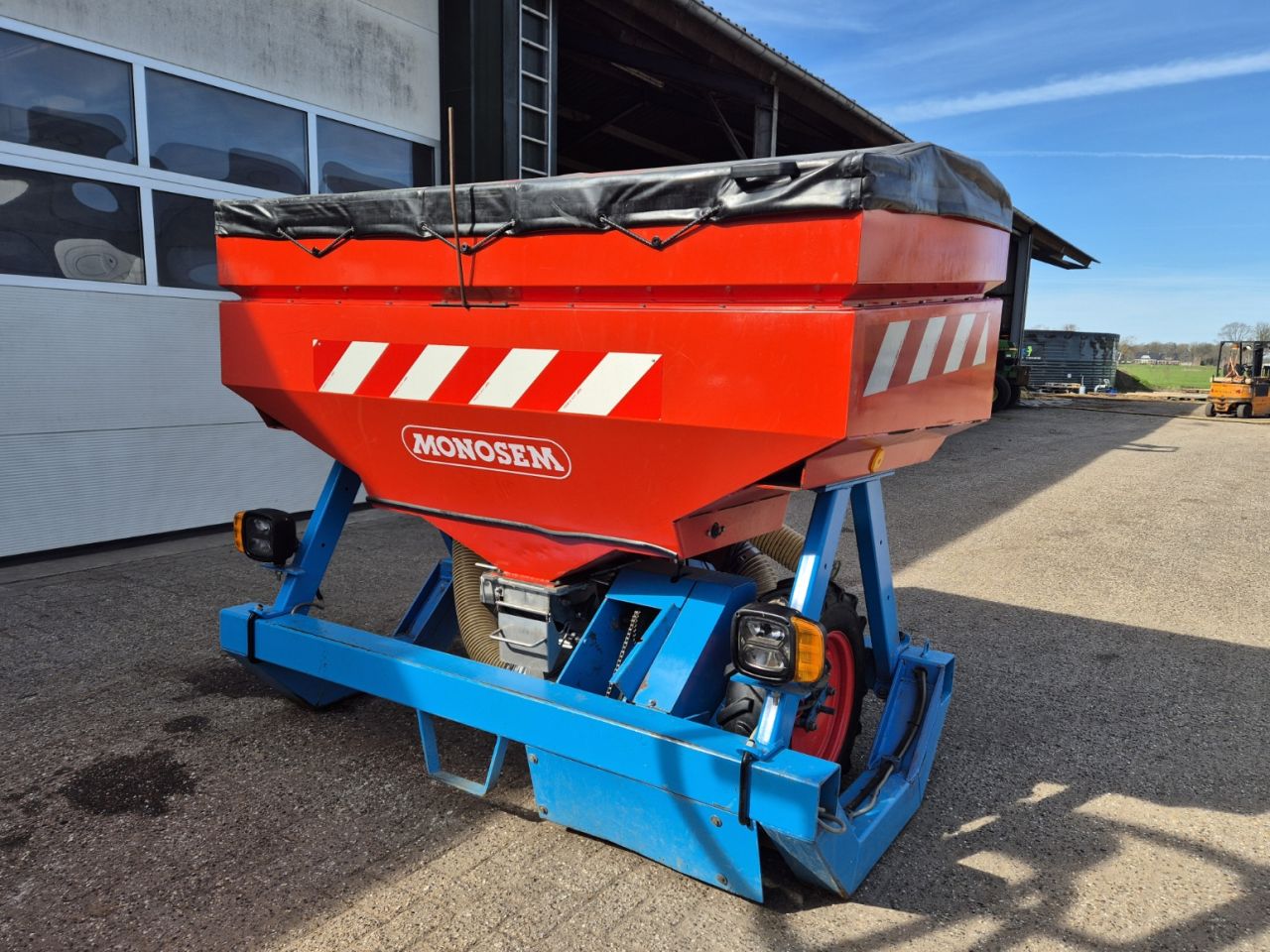 Monosem 4 rijige maiszaaier met fronttank set t.b.v. spitmachine