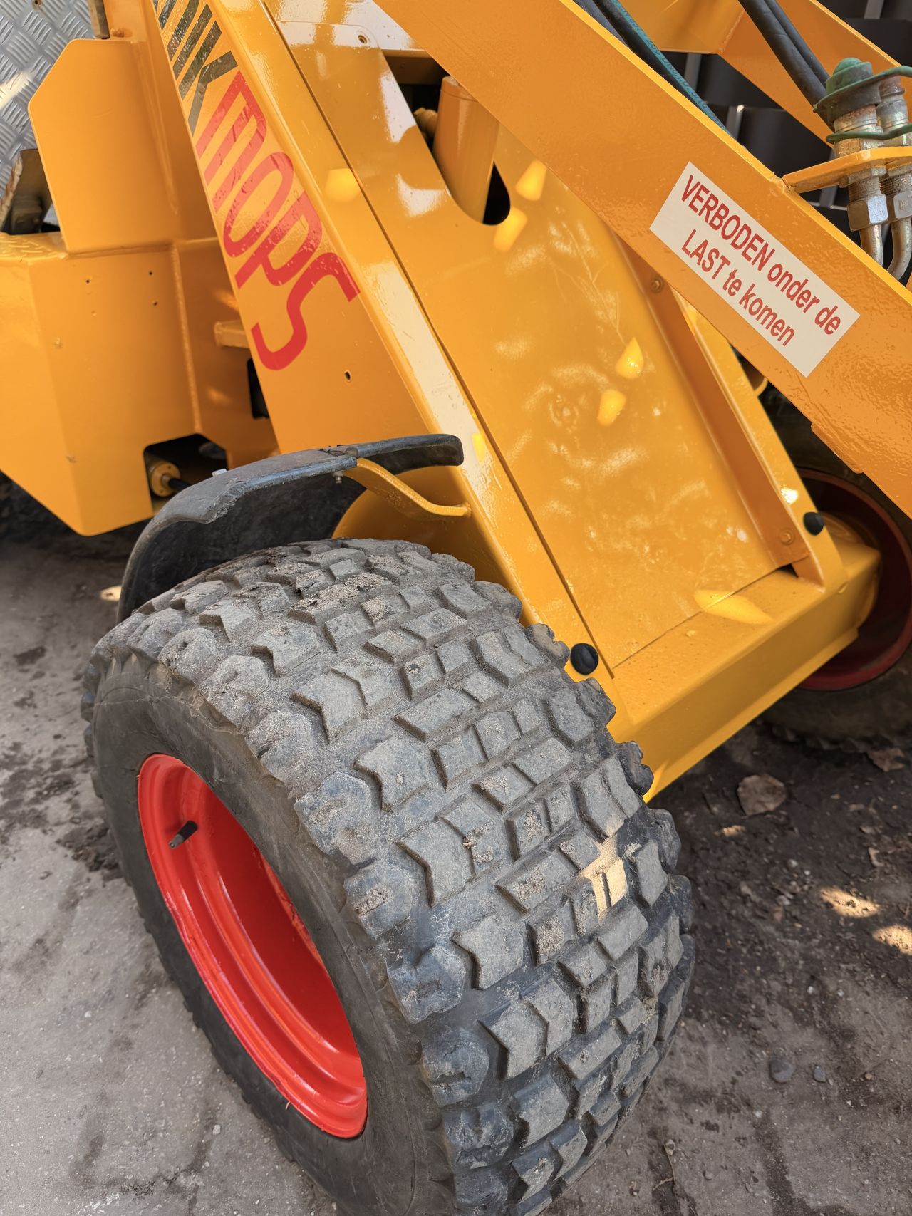 Knikmops 90 mini shovel avant giant multi one schaffer weidemann