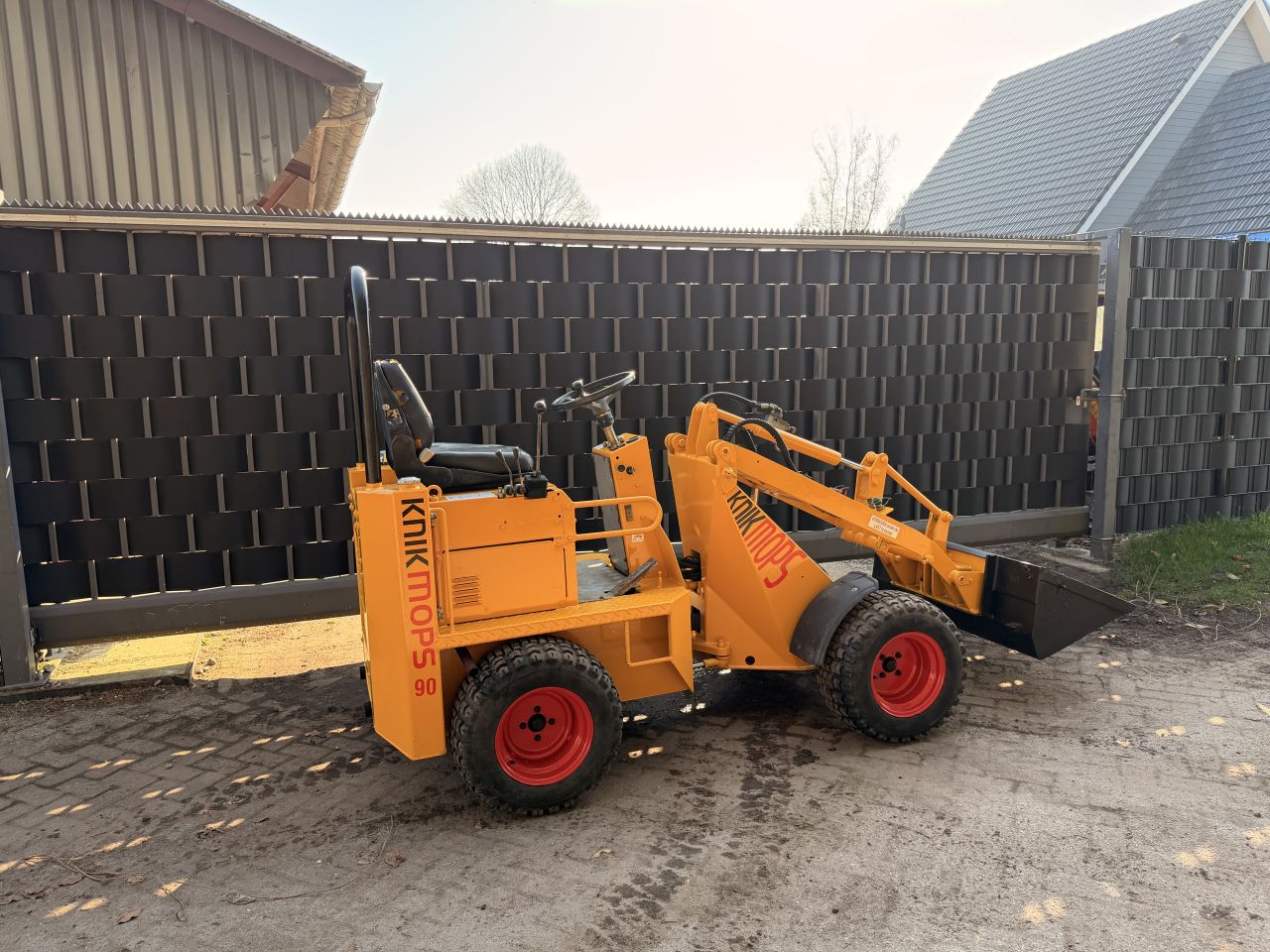 Knikmops 90 mini shovel avant giant multi one schaffer weidemann