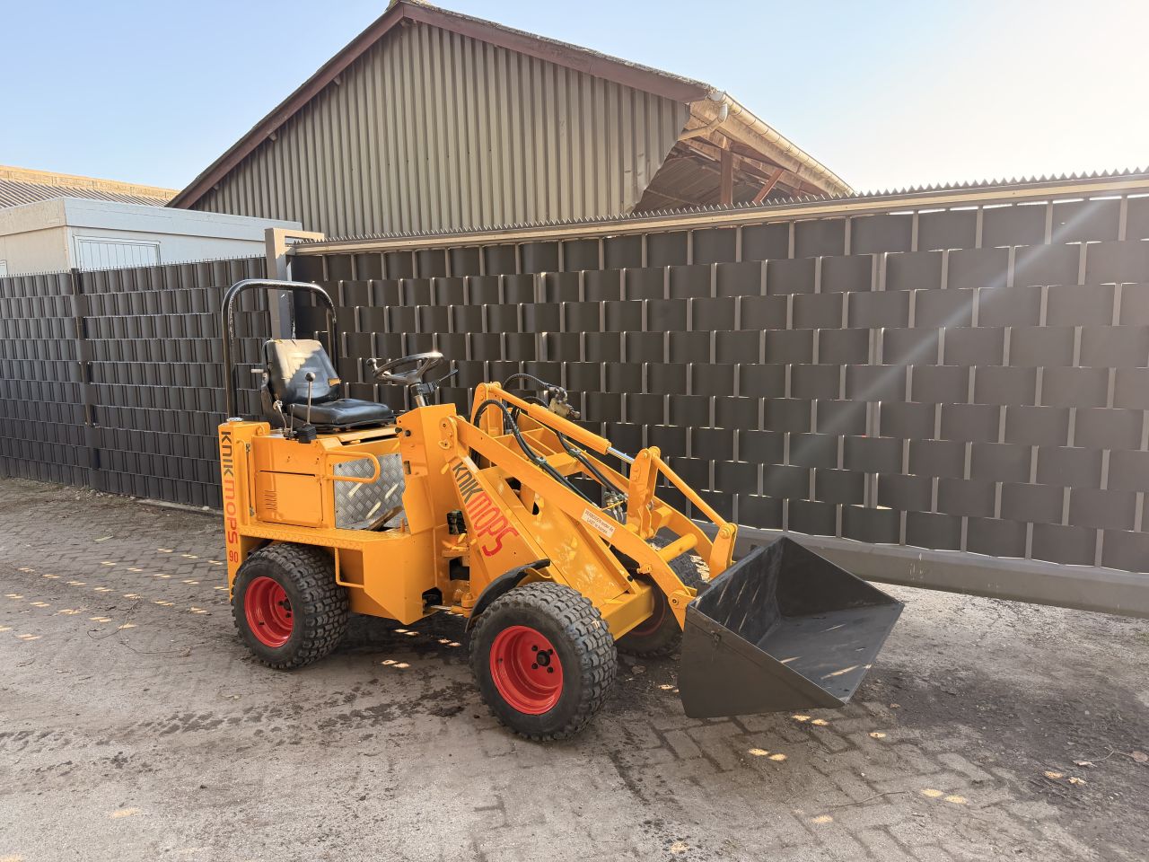 Knikmops 90 mini shovel avant giant multi one schaffer weidemann