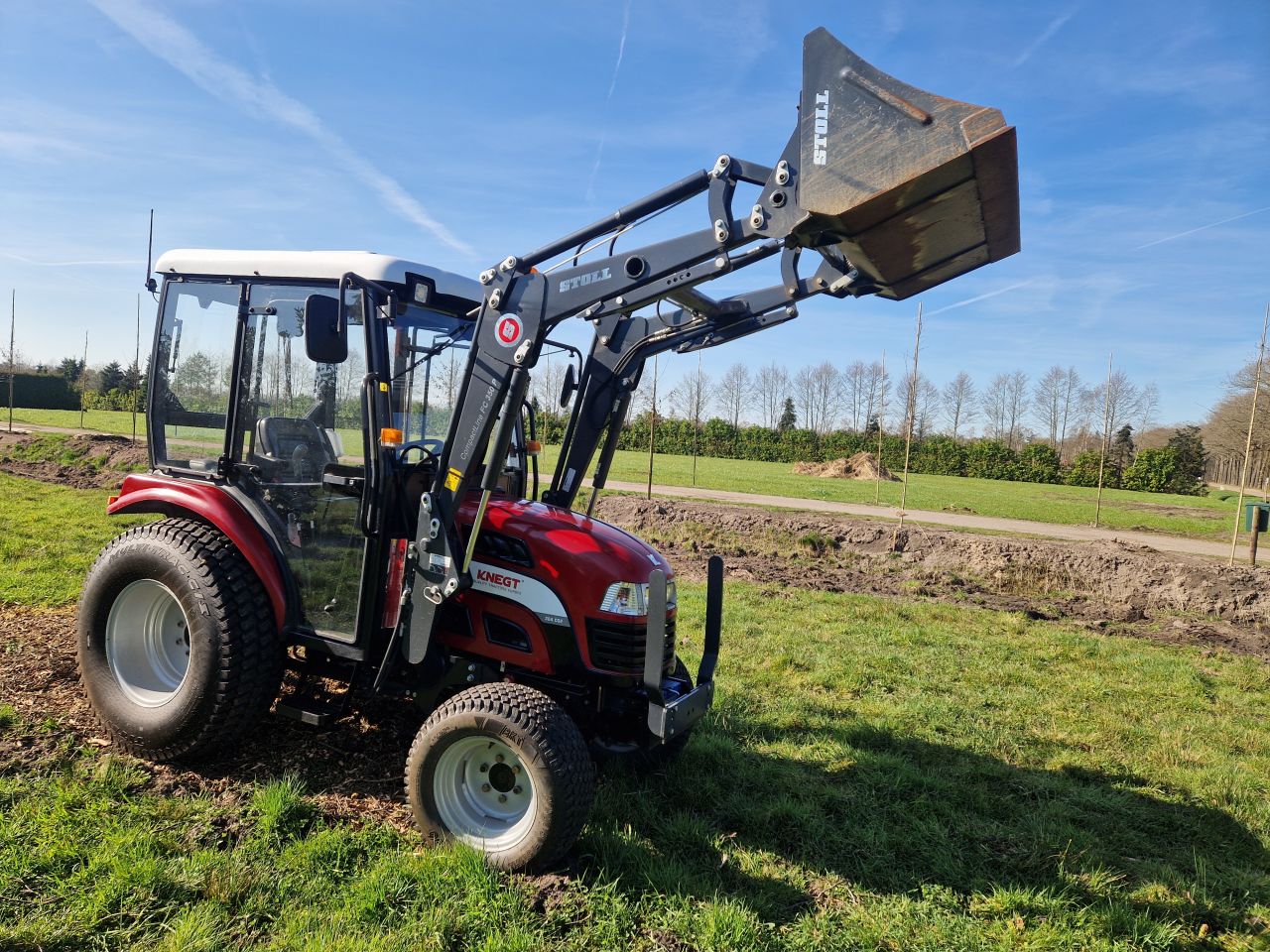 Minitrekker 4x 4 met voorlader trekker knegt 304 CG 2