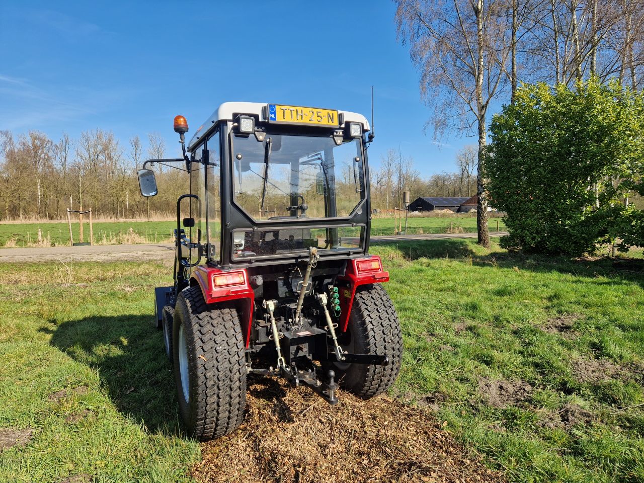 Minitrekker 4x 4 met voorlader trekker knegt 304 CG 2