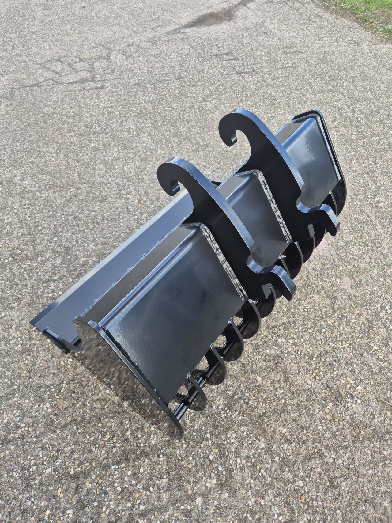 Puinbak, grondbak, graafbak, slotenbak, minigraver