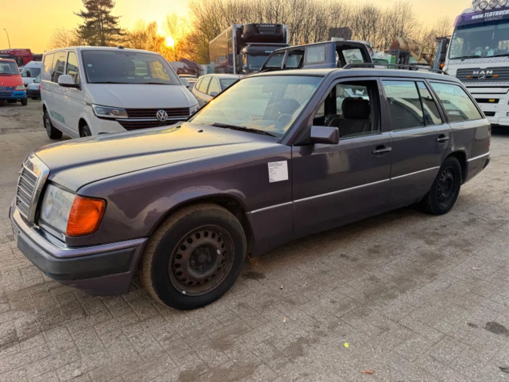 Mercedes-Benz 200-serie **W124-250TD**