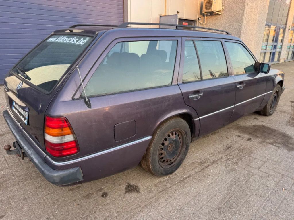 Mercedes-Benz 200-serie **W124-250TD**