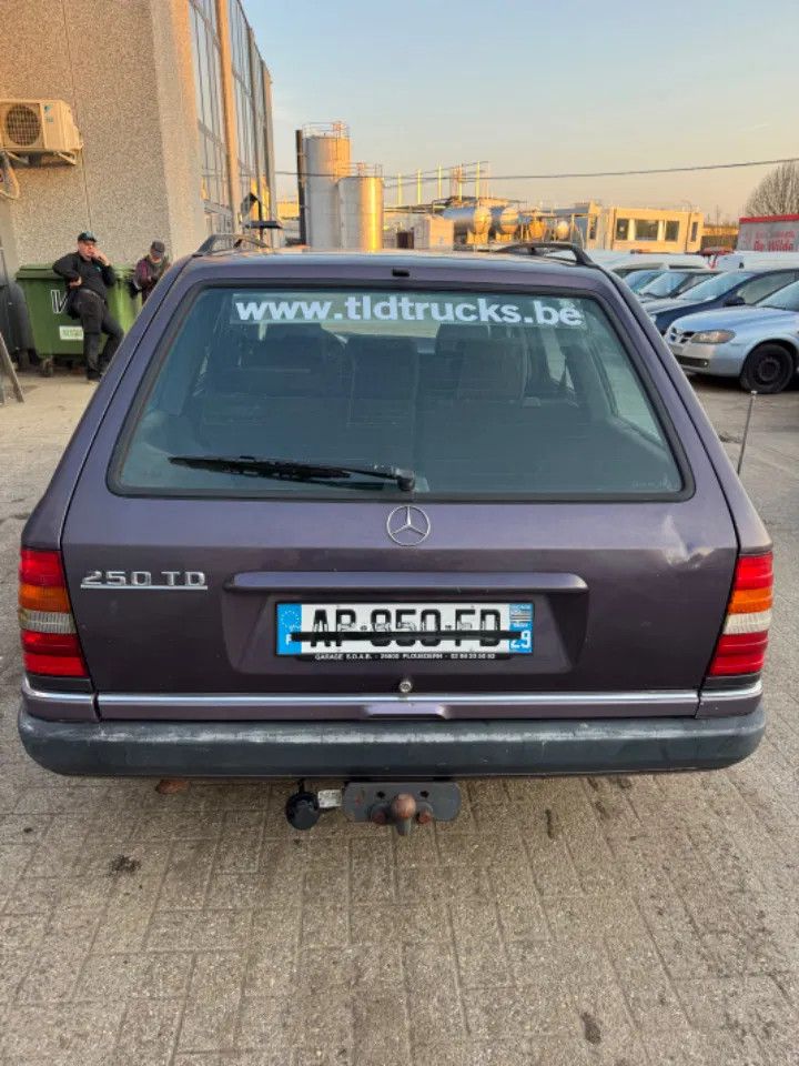 Mercedes-Benz 200-serie **W124-250TD**