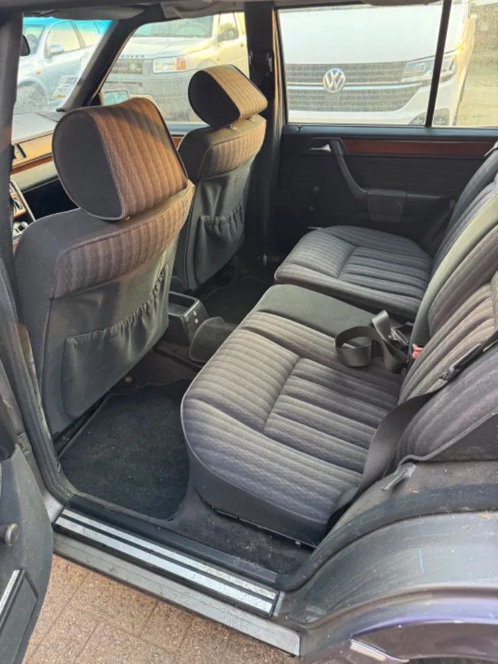 Mercedes-Benz 200-serie **W124-250TD**