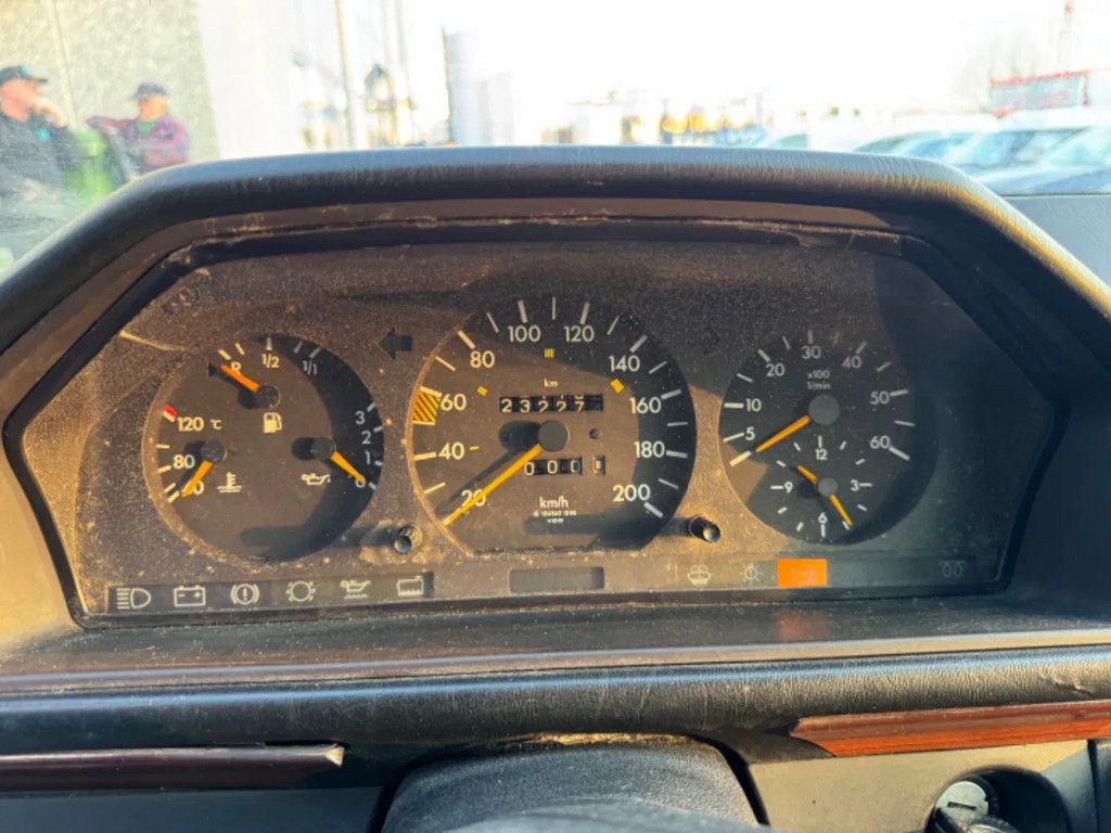 Mercedes-Benz 200-serie **W124-250TD**