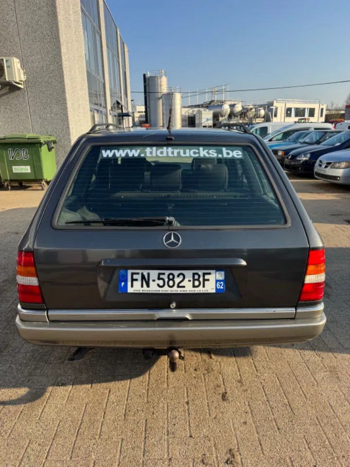 Mercedes-Benz 200-serie **W124-E250TD**