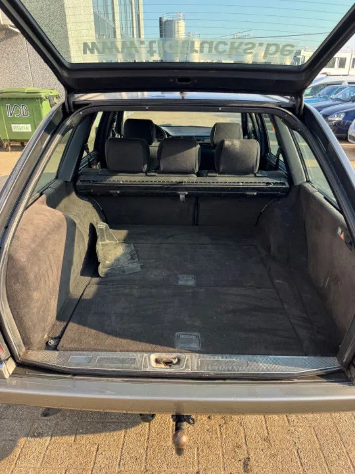 Mercedes-Benz 200-serie **W124-E250TD**