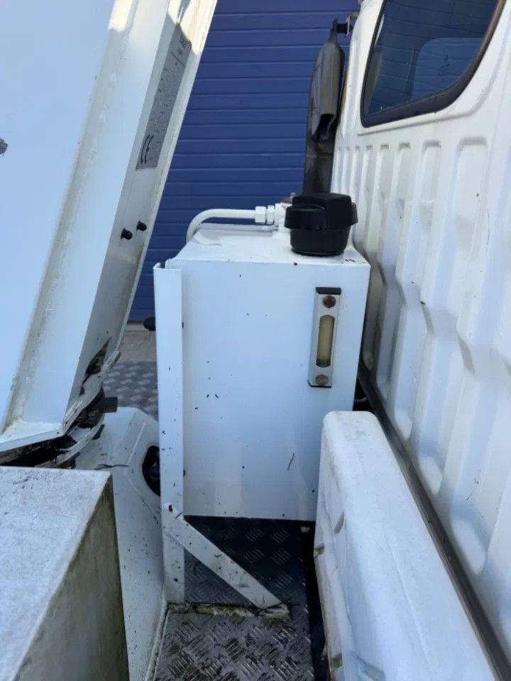 Nissan Cabstar **LOW MILEAGE-10 METER LIFT**