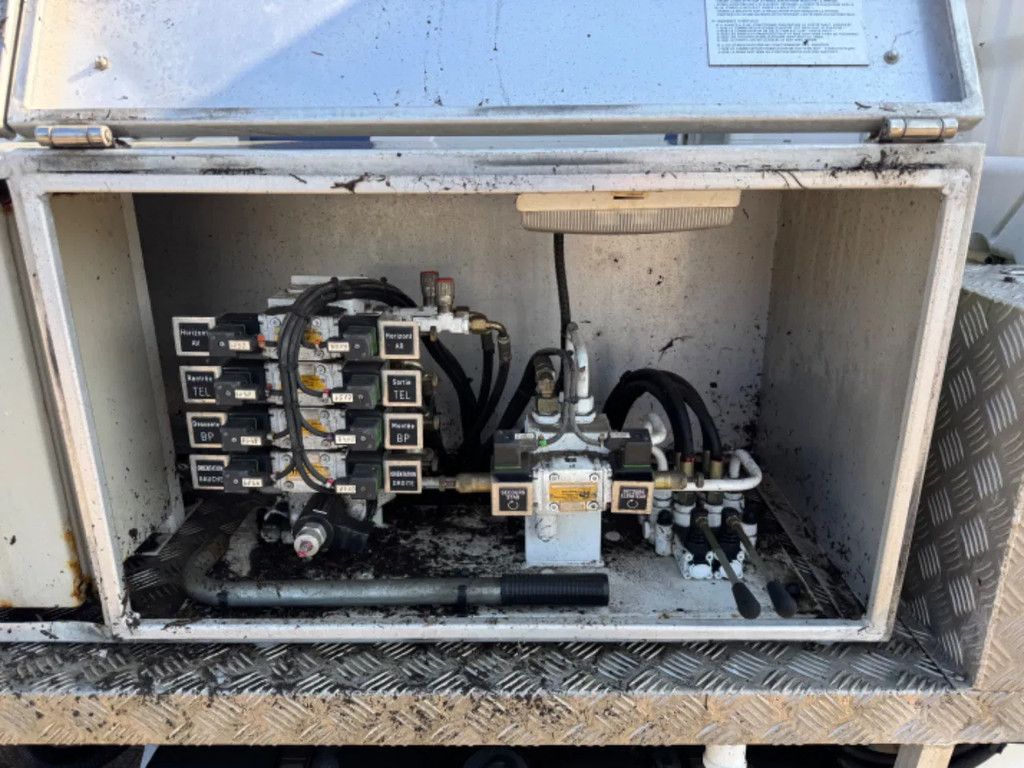 Nissan Cabstar **LOW MILEAGE-10 METER LIFT**