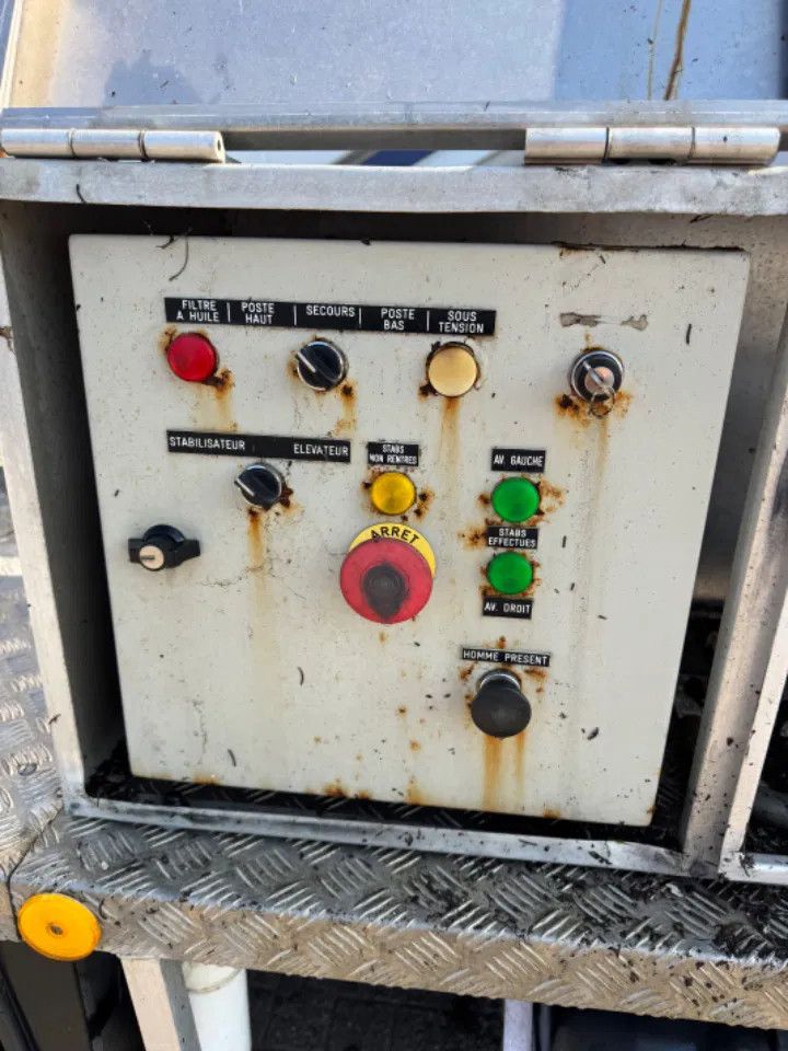 Nissan Cabstar **LOW MILEAGE-10 METER LIFT**