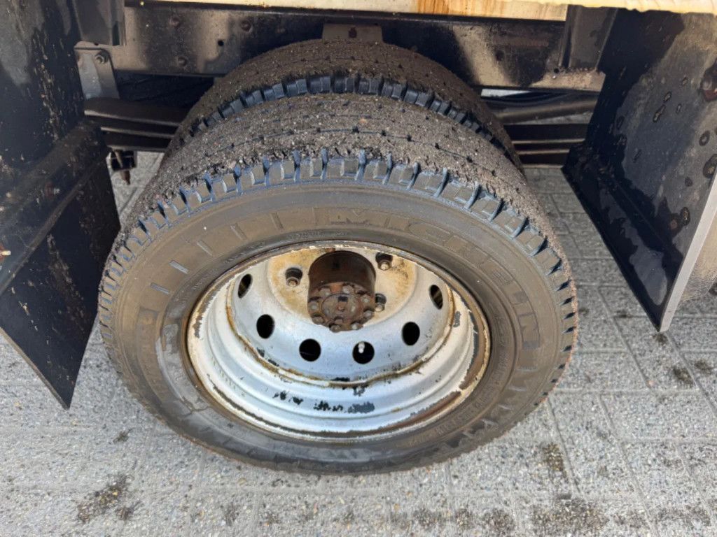 Nissan Cabstar **LOW MILEAGE-10 METER LIFT**