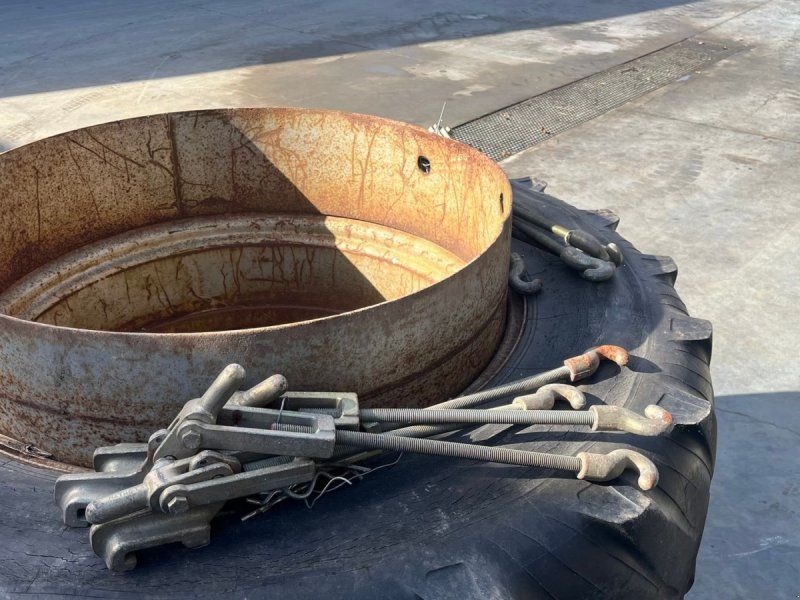 18.4R38 med ring og 8stk låse