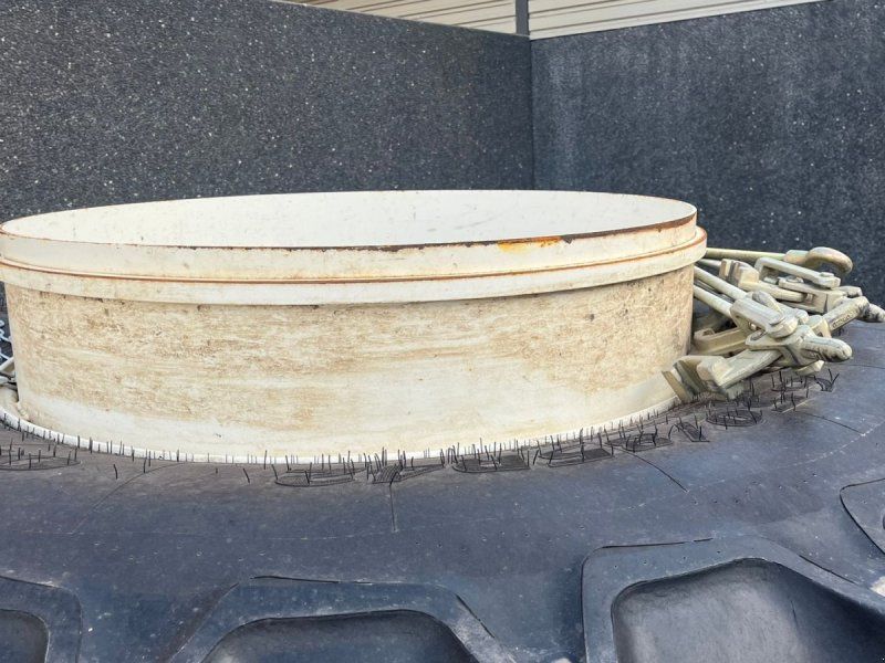 650/85R42 650/85R42 med ca 80% dæk og 12stk låse. Rigtigt fint s