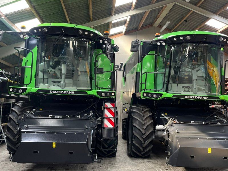 Deutz-Fahr 7206 With 24feed 7.2m header. New and un  together