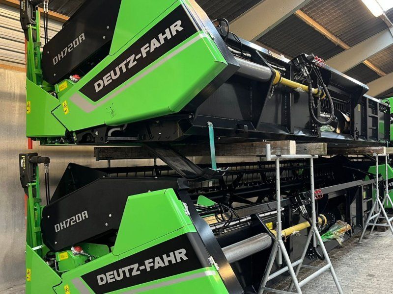 Deutz-Fahr 7206 With 24feed 7.2m header. New and un  together
