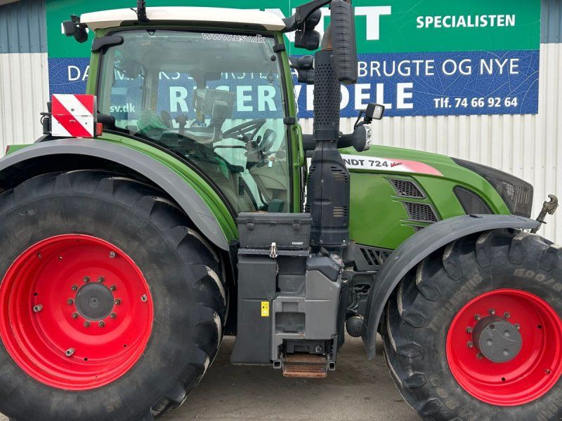 Fendt 724 Vario S4 Profi Plus