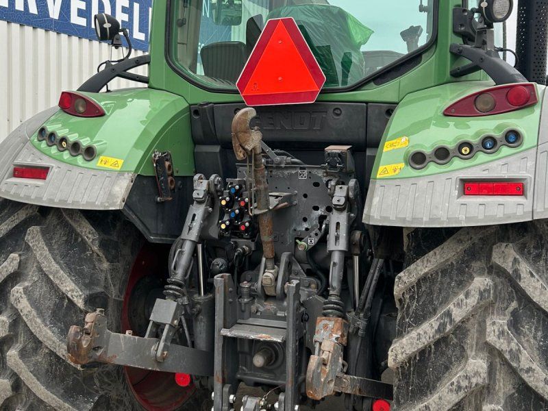 Fendt 516 Vario SCR Profi Få Timer Med 4x80 Frontlæsser