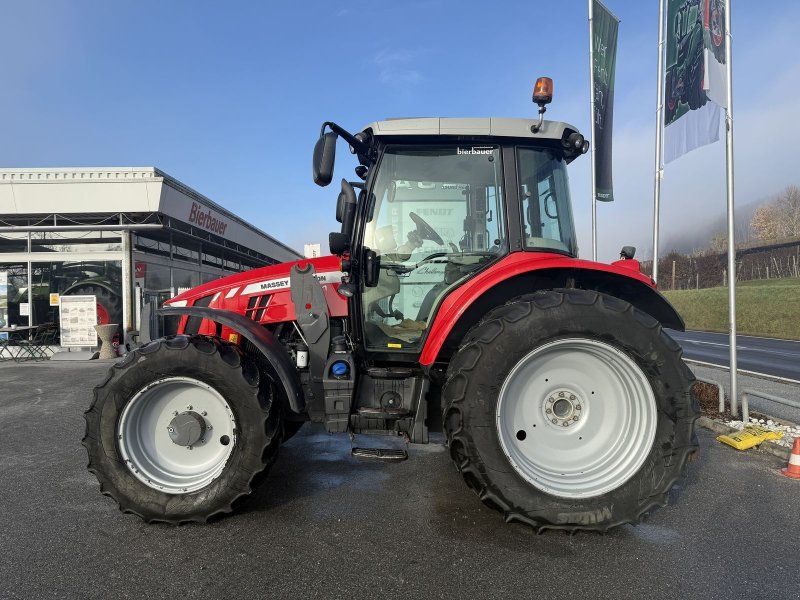 Massey Ferguson 5611 Dyna-6 Efficient
