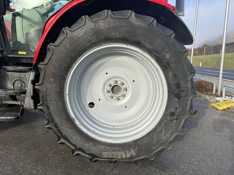 Massey Ferguson 5611 Dyna-6 Efficient