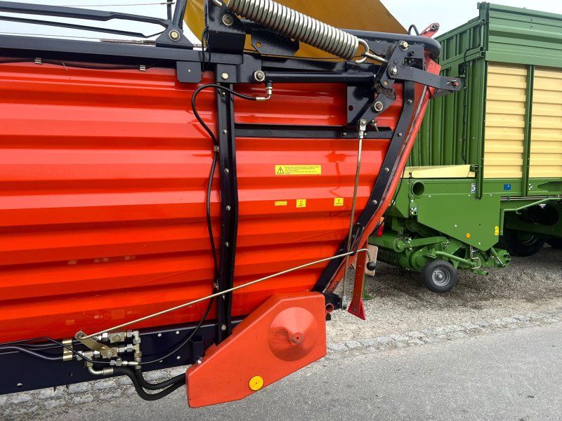 Landsberg Ladeplus 30-4 mit 19-er Breitreifen ähnlich Pöttinger Boss 2