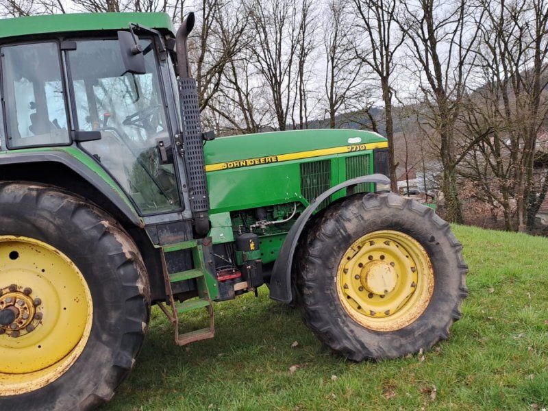 John Deere 7710