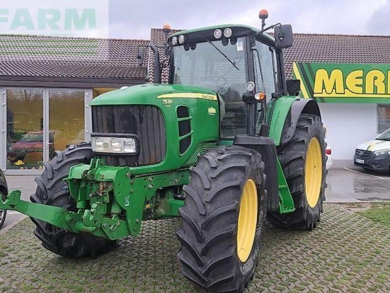 John Deere 7530