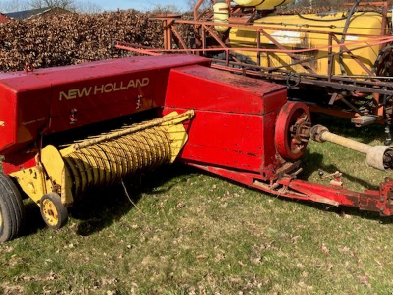 New Holland 276 småballepresser