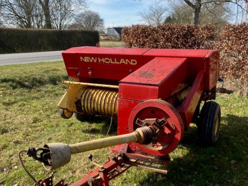 New Holland 276 småballepresser