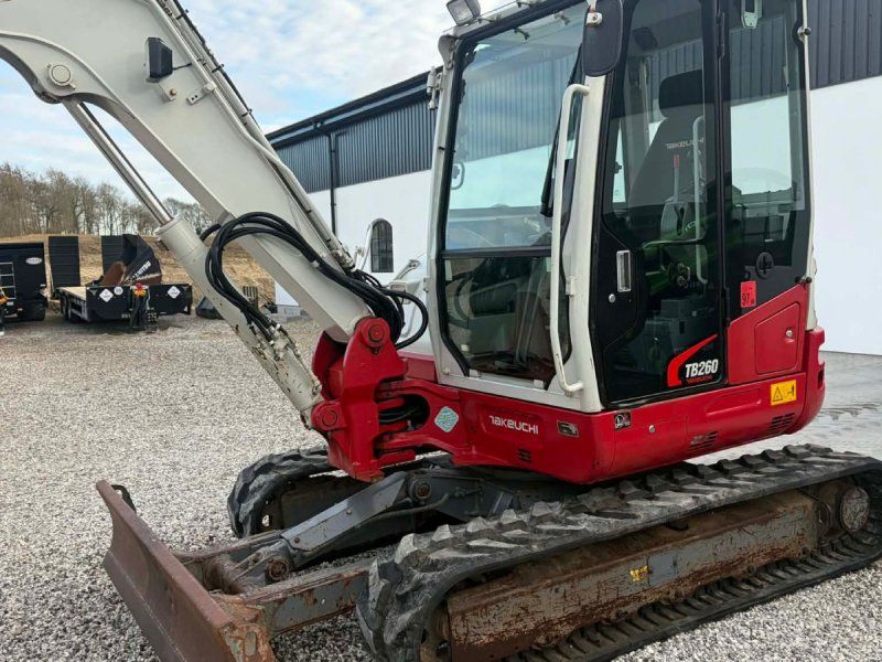 Takeuchi TB260