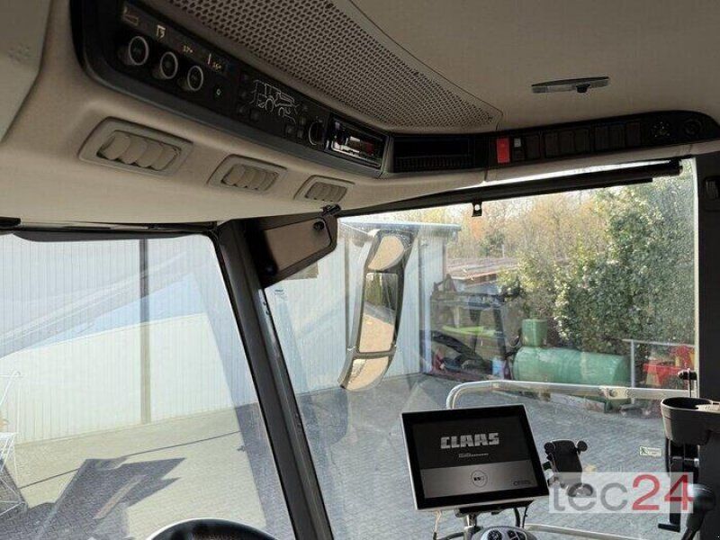 Claas Trion 530 mit Varioschneidwerk