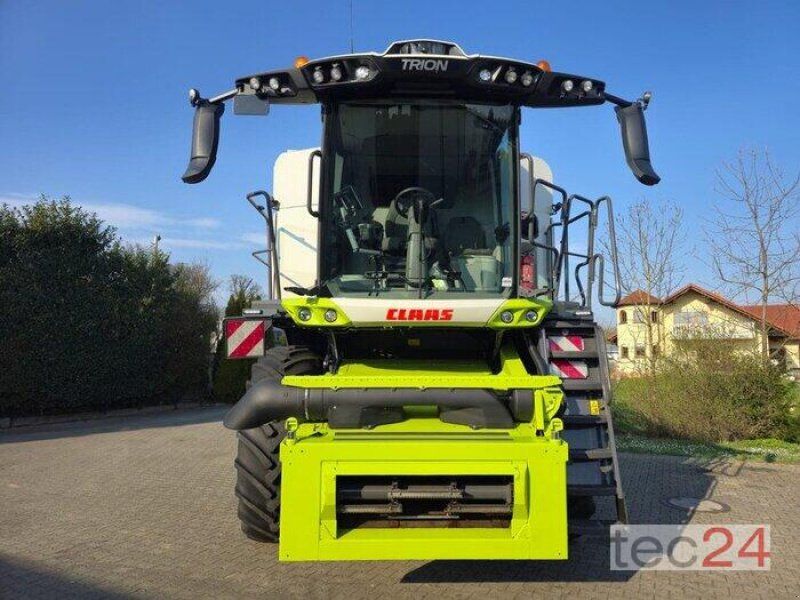Claas Trion 530 mit Varioschneidwerk