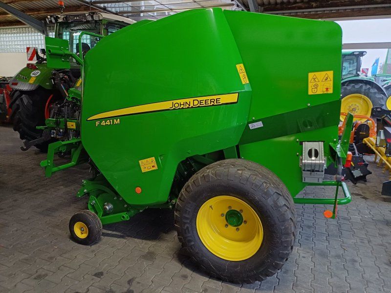John Deere F441M