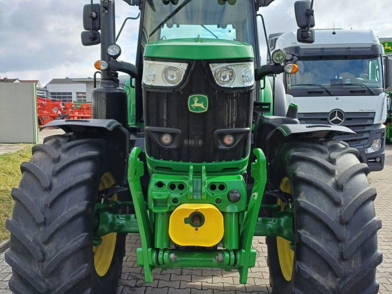 John Deere 6195M