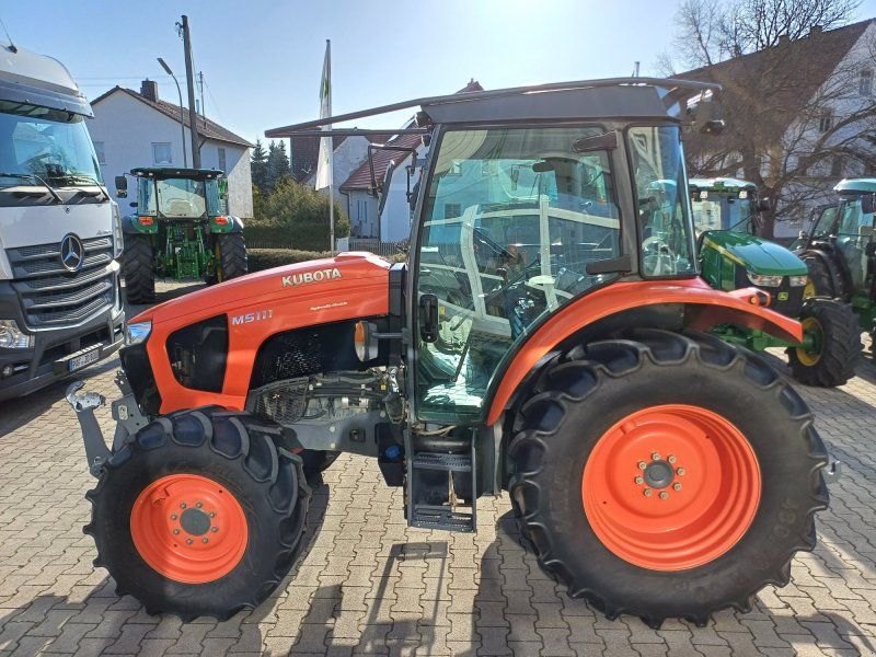 Kubota M 5111
