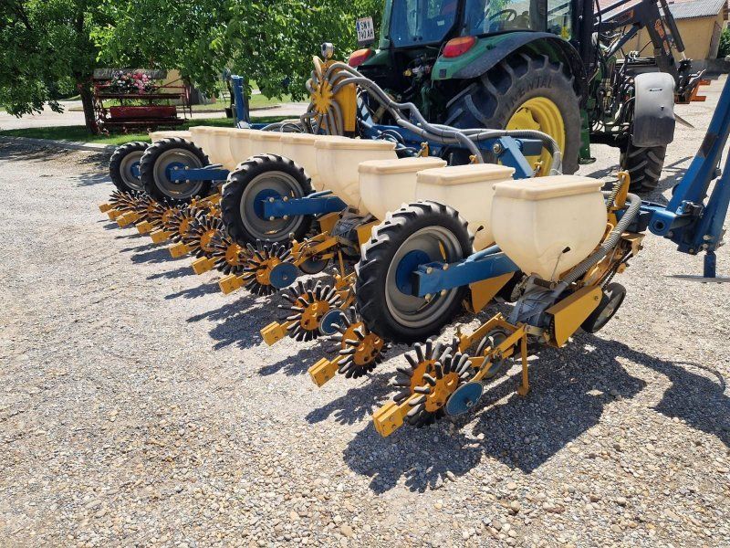 Kleine Rübensämaschien 12R hydraulisch klappba