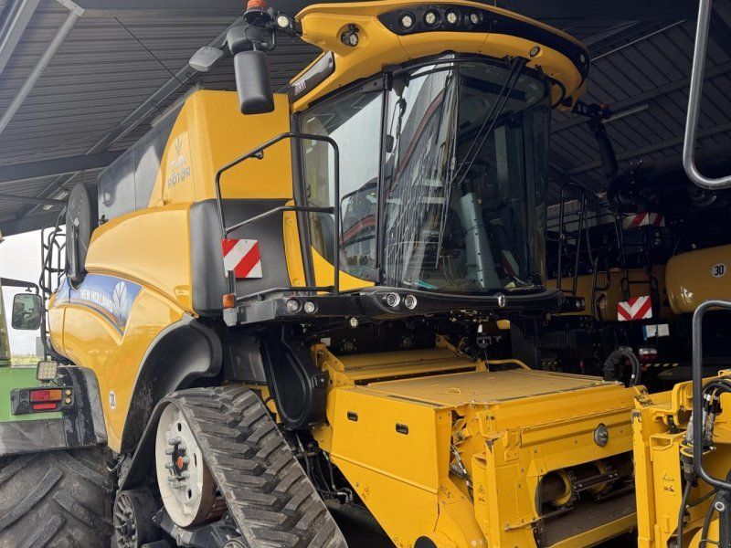 New Holland CR 9.80 Raupe