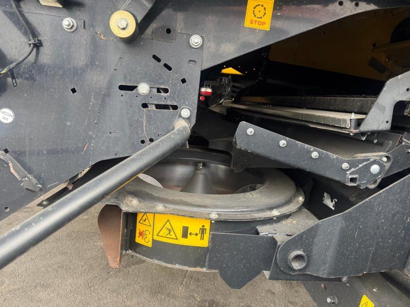 New Holland CR 9.80 Raupe