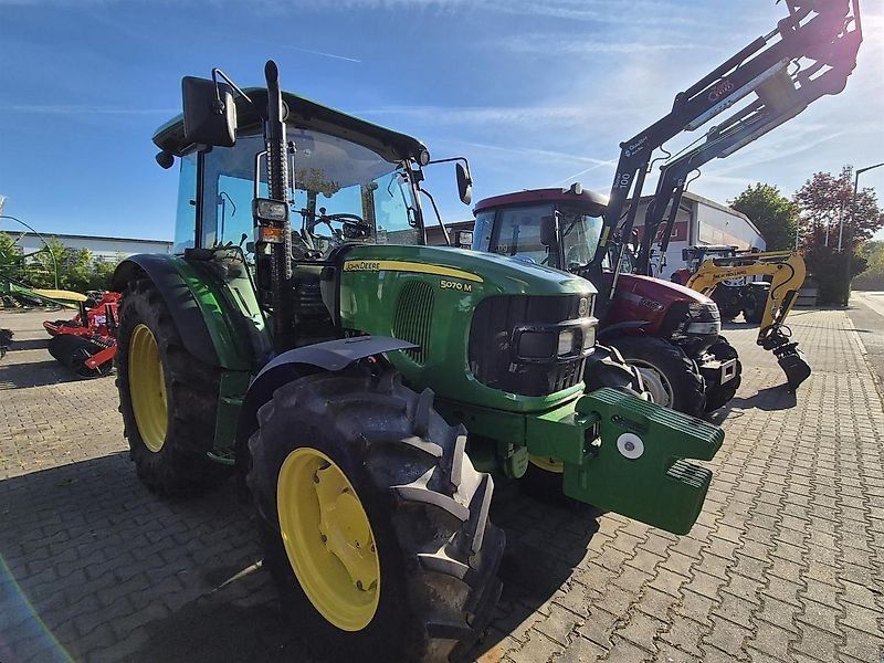 John Deere 5070 M