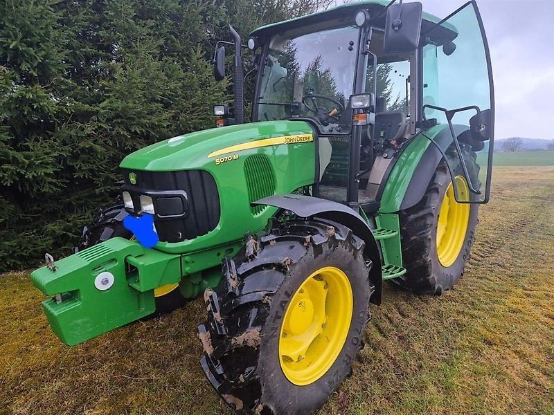 John Deere 5070 M