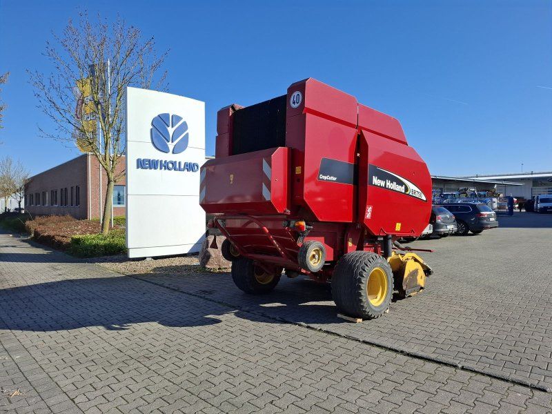 New Holland BR 750