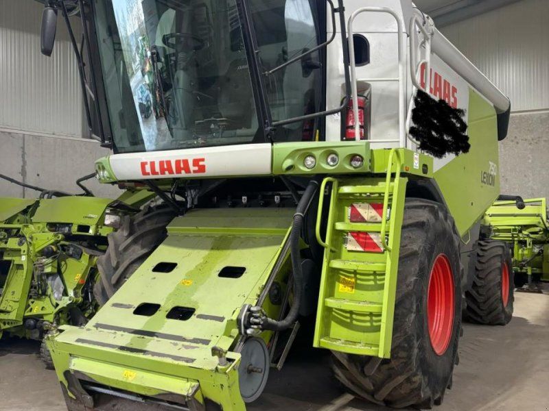 Claas Lexion 750 4WD