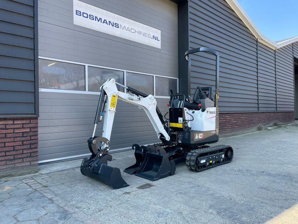 Bobcat E10 z minigraver NIEUW SLOOP / SORTEER functie hydraulische wissel + 3 bakken
