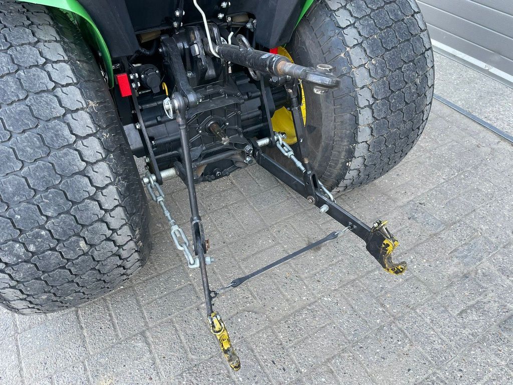 John Deere 3038 E compacttractor 38 PK