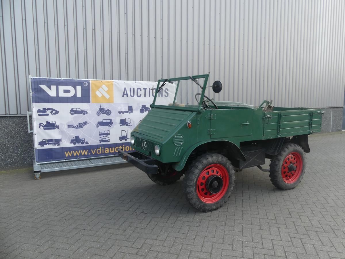 Mercedes Benz Unimog 411