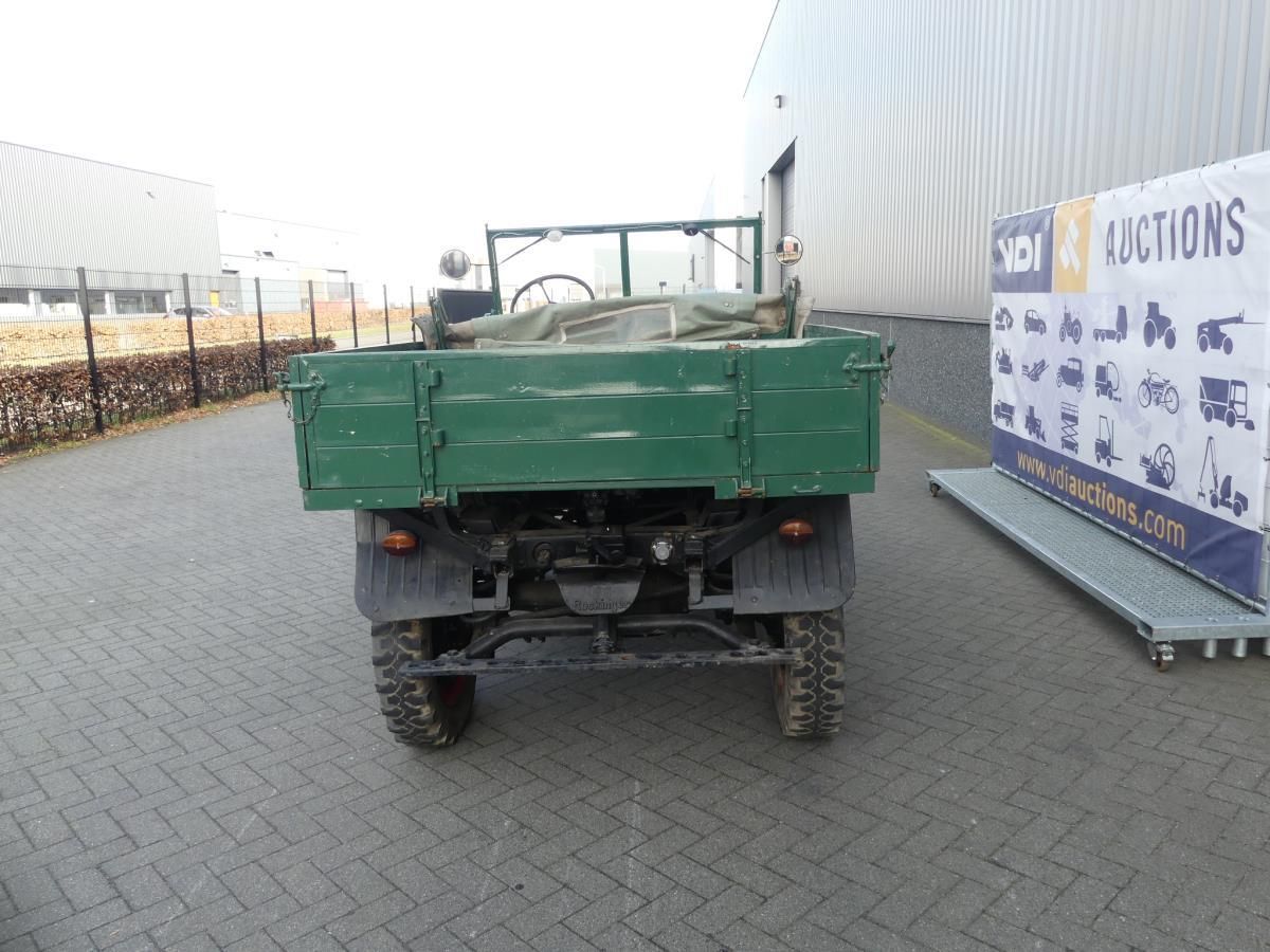 Mercedes Benz Unimog 411